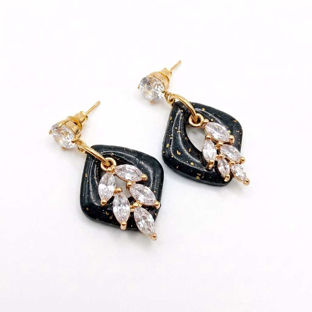 Pendientes Noche Dorada – Elegancia con Carácter